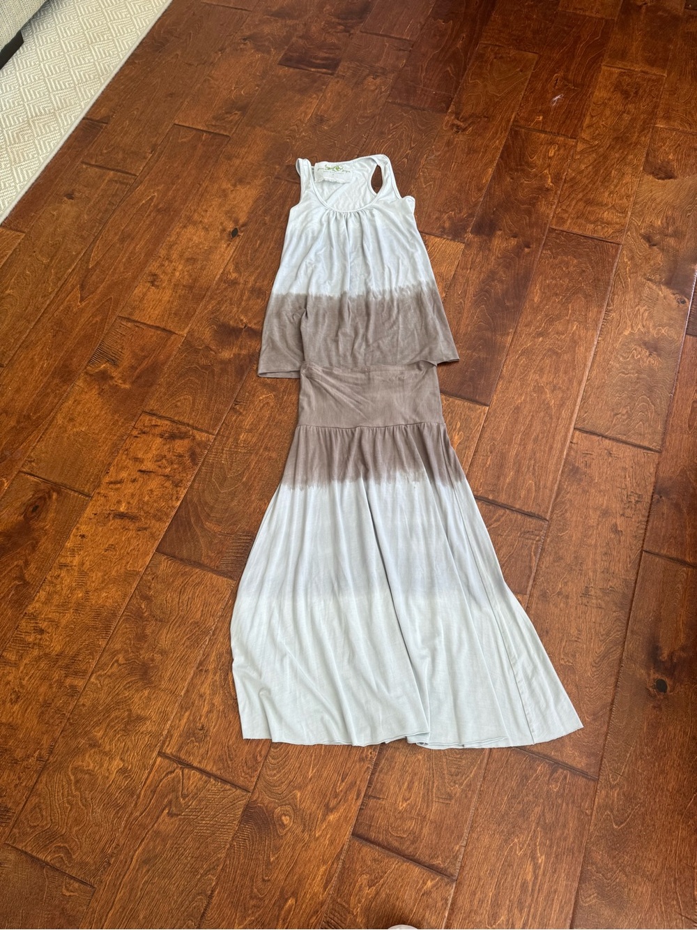 Sleeveless Ombre skirt and tank in White and Taupe
